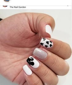 Disney Sweethearts Night Nails, Cute Easy Disney Nails, Disney Acrylic Nails Simple, Cute Disney Nails Simple, Disneyland Nails Simple, Disney Themed Nails Acrylic Short, Square Disney Nails, Disney Nails Square, Black And White Disney Nails