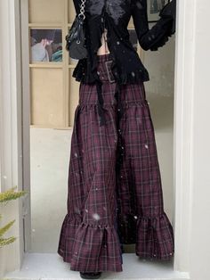 SPECIFICATIONSBrand Name: QiukichonsonMaterial: PolyesterStyle: gothicElasticity: Non StrechOrigin: Mainland ChinaCN: GuangdongSeason: All seasonFabric Type: BroadclothWaistline: DroppedPattern Type: PlaidFit Type: LOOSESilhouette: A-LINEDresses Length: Mid-CalfAge: JUNIORDecoration: RUFFLESPlace Of Origin: China (Mainland)is_customized: NoModel Number: 2023.12.15Gender: WOMEN size length(cm) waist(cm) hip(cm) S 93 68 94 M 97 72 98 Black Harajuku Style Winter Skirt, Gothic Skirt For Winter, Gothic Winter Skirt, High-waist Grunge Skirt For Fall, High Waist Grunge Skirt For Fall, Punk Style Cotton Skirt For Fall, Gothic Tiered Skirt For Fall, Plaid Tiered Skirt With Ruffles, Winter Cotton Plaid Skirt