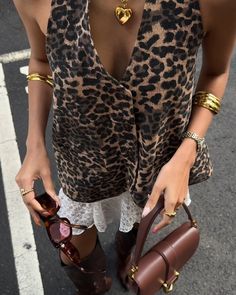 Leopard print and mini skirts 🐆✨ Miniskirt Outfits, Vest Outfits, Mode Inspo, Sleeveless Vest, Fashion Killa, Outfits Casuales, Primavera Estate, Autumn Winter Fashion, Women Clothing