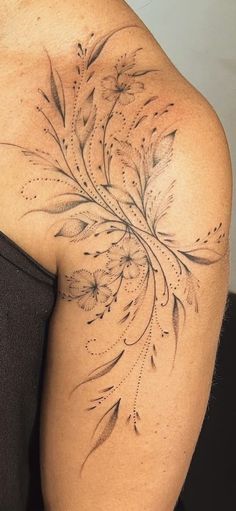 Fineline Shoulder Tattoos For Women, Deltoid Tattoos For Women, Shoulder Wrap Tattoo Women, Large Shoulder Tattoo, Feminine Shoulder Tattoos For Women, Delicate Shoulder Tattoos For Women, Sun Tattoo On Shoulder, Under Arm Tattoo, Front Shoulder Tattoos