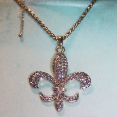 Nwt: Flu De Lis Is Full Of Clear Crystals 2" Long, 18" Chain, Y2k Jewelry Gold, Y2k Gold Jewelry, Y2k Stuff, 2000s Accessories, Clear Crystal Necklace, Grunge Jewelry, Pretty Jewelry Necklaces, Y2k Necklace, Y2k Jewelry