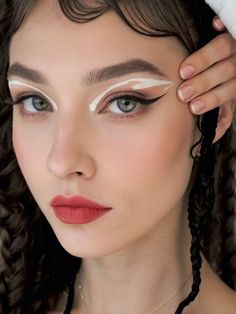 Festival Makeup Ideas #festivalmakeup #makeup #makeupgoals #makeupoftheday #makeuplover #makeupaddict #festivalstyle