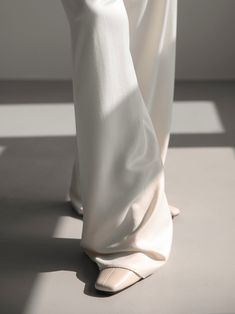 Chic and luxurious silky satin banded trousers with wide leg. Relaxed flowing pants that are easy to wear and a comfortable style and fit. Model is in MINUSEY ONE SIZE. ✔️ Free worldwide express shipping over $100 ✔️ Loved by 6,500+ customers ✔️ Limited edition collections, maximum style ⠀⠀⠀⠀⠀⠀⠀⠀⠀ Stay ahead of the trend with can’t-find-anywhere-else staples. Your closet will thank you 💕 * MINUSEY ONE SIZE = EU 34-38, US2-6* 70% Rayon / 30% Polyester* Dry clean* Made in Korea - Model Height: 172cm/5'7" (US2, EU34)