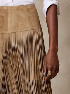 Western Glam Outfit, Suede Fringe Skirt, Fringe Clothing, Looks Country, Birthday Fashion, Hippy Chic, Glam Outfit, Boho Chic Outfits, Fringe Skirt