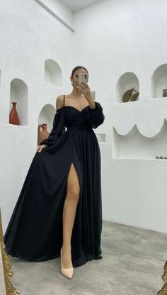 90s Prom Dress, Prom Dresses Off The Shoulder, Black Ball Gown, Black Dresses Classy, Maxi Bridesmaid Dresses, Chiffon Evening Dresses, Black Prom Dress, Pink Chiffon, Black Prom