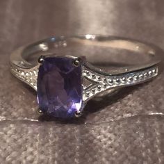 Beautiful Dainty Sterling Silver 1.5 Karat Solitaire Color Change Fluorite Ring Nwots Turquoise Heart Ring, Fluorite Ring, Moon And Star Ring, Moonstone Ring Sterling Silver, Purple Fluorite, Turquoise Heart, Shell Ring, Rhinestone Ring, Bling Rings