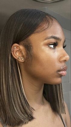 Black Hair Blonde Highlights, Style With Scarf, Color For Black Hair, Fitness Hairstyles, Natural Hair Highlights, Silk Press Natural Hair, Highlights Curly Hair, Honey Brown Hair, Black Hair With Highlights