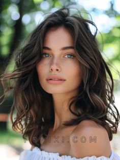 37 Dark Hair Color Ideas to Transform Your Look with Unique Highlights and Balayage Techniques Short Brown Hair With Blue Eyes, Medium Brown Hair Blue Eyes, Brown Hair For Blue Eyes, Hair Color Blue Eyes, Long Black Hair Styles, Brown Hair With Blue Eyes, Highlights And Balayage, Brown Hair And Grey Eyes, Dark Hair Color Ideas