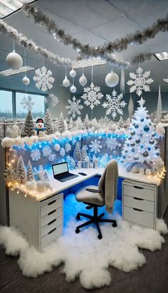 Winter Wonderland Office Ideas, Christmas Theme Office Desk, Christmas Desk Competition, Christmas Decor Idea For Office, Cubicle Christmas Decorations Office, Desk Decorating Ideas Work Christmas, Cubicle Decor Christmas Office, Desk Christmas Decorations Work Simple, Christmas Office Decorations Contest