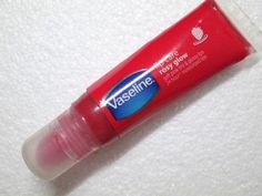 Rosy Vaseline Lip Balm, Vaseline Rosy Lips Aesthetic, Vaseline Products Aesthetic, Good Lip Balms, Rosy Vaseline, Vaseline Chapstick, Vaseline Lip Gloss, Vaseline Aesthetic, Birthday Wishlist Aesthetic