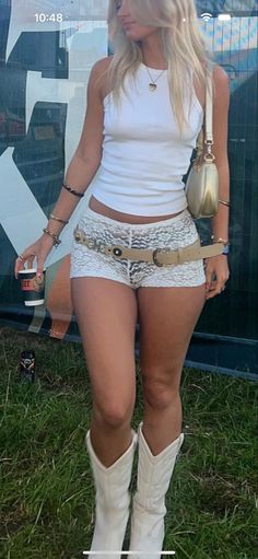 Drumsheds Outfit, Hot Festival Outfit Summer, White Cow Boots Outfit, Coachella Outfit 2000s, Rave Core Outfits, Hot Festival Outfit, Becky Hill Concert Outfit, Couple Outfits Festival, Jorts Festival Outfit