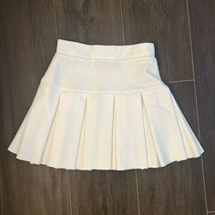 Never Worn Brand New Condition Tsou Concert, White Pleated Tennis Skirt, 90s Mini Skirt, Current Aesthetic, White Tennis Skirt, White Pleated Skirt, Birthday Inspo, Pleated Tennis Skirt, Nike Tennis Dress