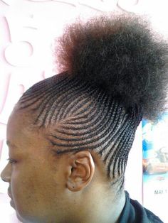 Me again Nairobi Lines Hairstyle, Small Lines Hairstyle For Black Kids, Conrows Lines For Black Women Thick, Freehand Hairstyle For Black Women, Freehand Hairstyle, Free Hand Plaiting Natural Hair, Needle Cornrows For Kids