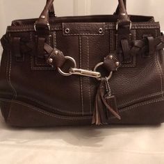 Great Brown Pebbled Leather Coach. Classic Style With Braided Detail And Silver Hardware. Clean In And Out And Showing Only Few Smudges From Very Minimal Wear Coach Sling Bag, Coach Sling, Michael Kors Flats, Michael Kors Boots, Coach Satchel, Black Leather Satchel, Carryall Tote, Bags Coach, Leather Coach