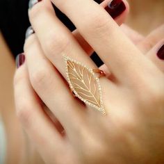 Diamond Leaf Ring, قلادات متدلية, Gold Rings Jewelry, Gold Jewelry Simple, Gold Bangles Design, Bridal Gold Jewellery Designs, Jewelry Design Earrings