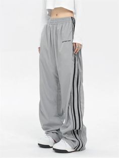 Sweatpants Wide Leg, Y2k Sweatpants, Jogger Pants Style, Streetwear Cargo Pants, Celana Fashion, Wide Leg Joggers, Baggy Sweatpants, Jogger Pants Casual, Streetwear Mode