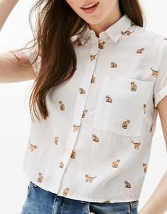 Cropped shirt with back knot. Discover this and many more items in Bershka with new products every week Ladies Blouse Designs, Cropped Shirt, Crop Shirt, Work Casual, Fashion Tops, Cute Fashion, White Shirt, Classy Outfits, Blouse Designs