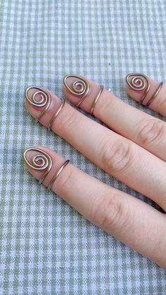 Fingertip Ring Wire Wrap Swirl Ring Bronze Color Jewelry - Etsy Wire Wrapped Rings Space, Single Wire Ring, Nail Almond Shape, Nail Almond, Nail Armor, Swirl Nail, Making Jewelry For Beginners, Wire Jewelry Rings, Nail Art Jewelry