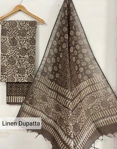 African Batik Fabric, Pure Cotton Suits, Bedroom Interior Design Luxury, Kurti Patterns, Batik Pattern, Textile Prints Design, White Prints, Party Wear Lehenga, Digital Borders Design