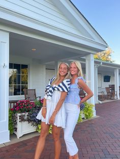 Outfits In France, East Coast Outfit Aesthetic, Preppy Nantucket Outfits, Charleston Fits, Costal Beach Outfits, Hamptons Outfit Aesthetic, Martha’s Vineyard Aesthetic Outfits, Southern Prep Aesthetic, Grandmillenial Outfits