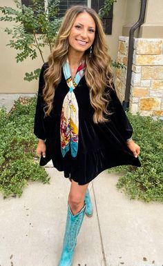 Fall Western Work Outfits, Western Trendy Outfits, Colorful Western Aesthetic, Southern Church Outfit, All Black Western Outfit, Black Western Outfit, Winter Western Outfits, Fall Wedding Guest, Estilo Country