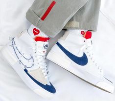 Hypebeast Sneakers, Nike Sb Blazer, Dr Shoes, Shoes Sneakers Jordans, Custom Nike, Fresh Shoes, Blazer Mid, Swag Shoes