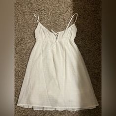 Clean Brand New. Size Says Medium But This Runs Small So Feel Free To Buy If You’re A Small. No Refunds. If U Want More Pics Videos Etc Just Comment Or Dm Me Thanks 2000s Summer Dress, Dress Over Jeans, Fam Pics, Farm Dress, Clothing Board, Beach White Dress, White Sundress, Mini Sundress, Dream Clothes