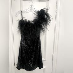 Worn Once For Like 3 Hours Sherri Hill Dress, Sherri Hill Dresses, Colorful Feathers, Sherri Hill, Ostrich Feathers, Black Sequins, Feathers, Sequin, Womens Dresses