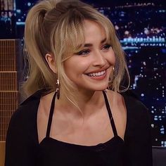 Hair Cuts Ideas Sabrina Carpenter, Face Framing With Bangs And Layers, Curled Face Framing Layers, Rooted Blonde With Bangs, Curtain Bangs Straight Hair Round Face, Bangs Up Do, Sabrina Carpenter Ponytail, Celebs With Bangs, Sabrina Carpenter Hair Layers