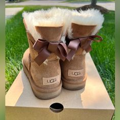 Color: Chestnut. Condition: Worn Once. Brown Sheepskin Boots For Fall, Casual Brown Sheepskin Boots, Cute Uggs, New Uggs, Shoes Ugg, Classic Boots, Womens Uggs, Ugg Shoes, Cute Shoes