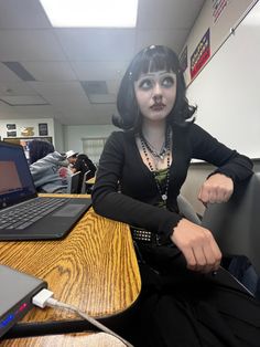 Easy Goth Outfits, Goth Pose, Easy Goth Makeup, Haircuts Of 2023, Atsv Fanart, Modern Emo, Elder Goth, Light Goth, Goth Fits