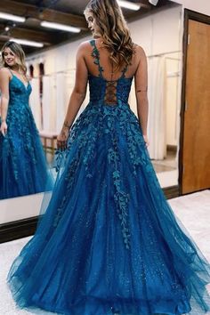 Robe de bal longue en dentelle bleue à brin A-Lace Prom Dresses Sparkle, Blue Lace Prom Dress, Dresses Sparkle, Shine Dress, Marine Uniform, Blue Evening Dresses, Lace Prom Dress, Blue Tulle, Cute Prom Dresses