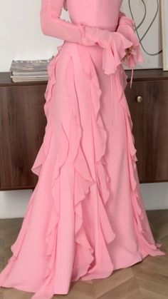 Long Dress Outfit Ideas Casual, Casual Party Outfit Dress, Pink Dress With Long Sleeves, Long Sleeve Ideas For Dresses, Beautiful Pink Dress, How To Style Pink Dress, Long Sleeve Design Ideas, Birthday Glam Outfit, Colorful Party Outfit