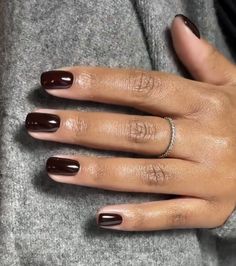 Brown Fall Short Nails, Cute Nail Colors For Fall, Fall Nails 2024 Brown, Fall Russian Manicure, Brown Nails On Dark Skin, Dark Brown Short Nails, Brown Nails On Black Women, Brown Nails On Brown Skin, Deep Brown Nails