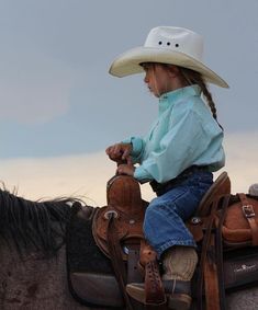 Little cowgirl riding Herding Cattle, Cowgirl Magazine, Rodeo Life, Dude Ranch, Baby Fits