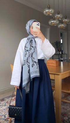 Modest Winter Outfits Muslim, Casual Leather Jacket Outfit, Modest Winter Outfits, Outfits Muslim, Modest Girly Outfits, Rok Outfit, Stylish Hijab