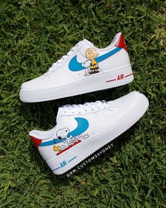 Snoopy and Charlie Air Force 1 Custom Check more at https://danielcustoms.com/product/snoopy-and-charlie-air-force-1-custom/ Custom Shoes Air Force, Shoes Air Force, Af1 Custom, Af1 Shoes, Nike Air Force 1 Custom, Custom Af1, Shoes Art, Youthful Design, Shoe Ideas