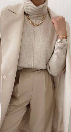 Vinter Mode Outfits, Beige Outfit, Tan Pants, Beige Pants, Stylish Work Outfits, Mode Inspo, Looks Chic, 가을 패션, Professional Outfits