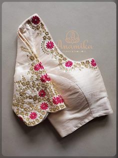 Simple Embroidered Blouse Designs, Cream Color Blouse Work Designs, Machine Works On Blouses, Modest Blouse, Machine Work Blouse Designs, Vestido Charro, Cutwork Blouse Designs, Traditional Blouse Designs, Latest Model Blouse Designs