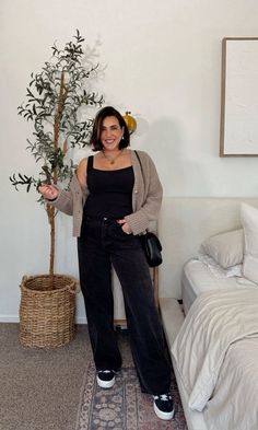 Spring Style Midsize, Casual Office Outfit Mid Size, Basic Outfits Medium Size, Autumn Outfits Casual Midsize, Midsize Evening Outfit, Spring Style Curvy, Fall And Winter Outfits Midsize, 30 Mom Style Outfit, Midsize Slacks Outfit