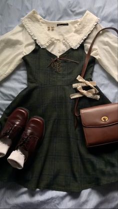 Dark Green Dresses, Dark Academia Outfits, Dark Academia Outfit, Academia Outfits, Dark Green Dress, Dark Academia Fashion, Academia Fashion, Fashion Pieces