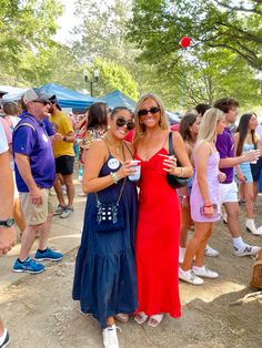 Old Miss Game Day Outfits, Game Day Outfit Ole Miss, Red And Blue Game Day Outfit, Gameday Outfit Ole Miss, Ole Miss Grad Party, Ole Miss Gameday Outfit, Ole Miss Game Day Outfit, Ole Miss Gameday, Ole Miss Game Day