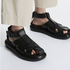 Cos Leather Fishermen Sandals Size 40 Ankle Strap, Fisherman Sandals Outfit, Cos Shoes, Cos Fashion, Leather Fisherman Sandals, Fisherman Sandals, Sandals Outfit, Jelly Shoes, Sandals Brands