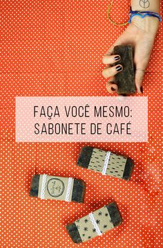 someone is holding something in their hand with the words faca voge mesmo sabonette de cafe