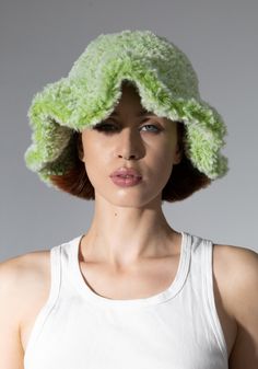 This unique, hand-knitted fluffy bucket hat is the perfect blend of cozy and stylish. Made with soft yarn, it offers a playful yet chic look, great for any season. Customize your hat by choosing your favorite color and providing your measurements for a perfect fit. Ideal for casual outings or to add a bold accessory to your wardrobe, this bucket hat will keep you looking trendy and feeling comfortable. Diy Winter Hat, Knit Bucket Hat, Green Bucket Hat, Fluffy Bucket Hat, Fur Bucket, Faux Fur Bucket Hat, Fur Bucket Hat, Fluffy Knit, Faux Fur Hat