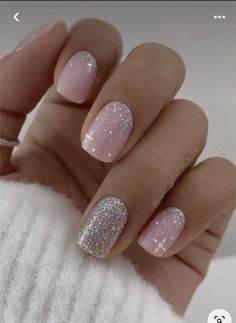 Light Pink And Navy Nails, Christmas Nails Acrylic 2024, Plain Sparkle Nails, Christmas Nails Oval Short, Pink Christmas Nails Gingerbread, Pink With Sparkle Nails, Minimalistic Nails Design, Light Christmas Nails, Christmas Nails Acrylic Short Square