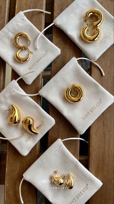 Jewelry 2024 Trends, Accessories Photography Ideas, Jewellery Photography Ideas, Fashion Jewelry Photography, Jewelry Photography Ideas, Jewelry 2024, Dope Jewelry Accessories, Jewellery Photography Inspiration