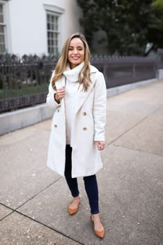 Four ways to wear an ivory coat via pumps and push-ups blog | petite fashion | petite blog | fall outfits | topcoat outfits Ivory Coat Outfit, Fashion Week Aesthetic, Ivory Outfit, Faux Fur Outfit, Outfits Trending, Winter Coat Outfits, Athleisure Casual, Fashion Trends Winter