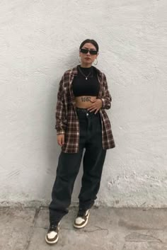 Latina School Outfits, Latina School, Checkered Shirt Outfit, Chola Outfit, Fashion Outfits Baggy, Chicana Style Outfits, Baggy Clothes Aesthetic, Look Hip Hop, Outfits Latina