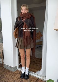 Knitted Dress Outfit Autumn, Grunge Old Money Outfits, Ingenue Fall Outfit, Silent Rich Outfit, Tan Tights Outfit, Fall Outfits With Pants, Fun Winter Outfits, Romantic Fall Outfits, Cool School Outfits